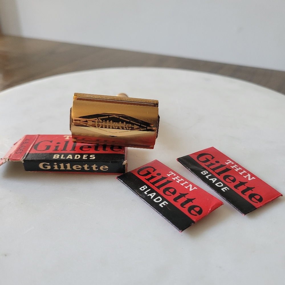 Vintage Gillette gold tone razor and blades